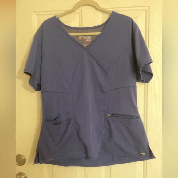 Grey’s Anatomy Scrub Set - Picture 2 of 7